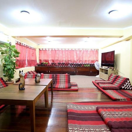 Thai Cat Hostel Бангкок Екстер'єр фото