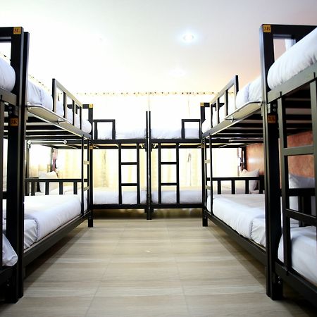 Thai Cat Hostel Бангкок Екстер'єр фото