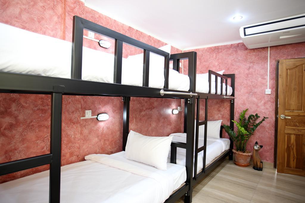 Thai Cat Hostel Бангкок Номер фото