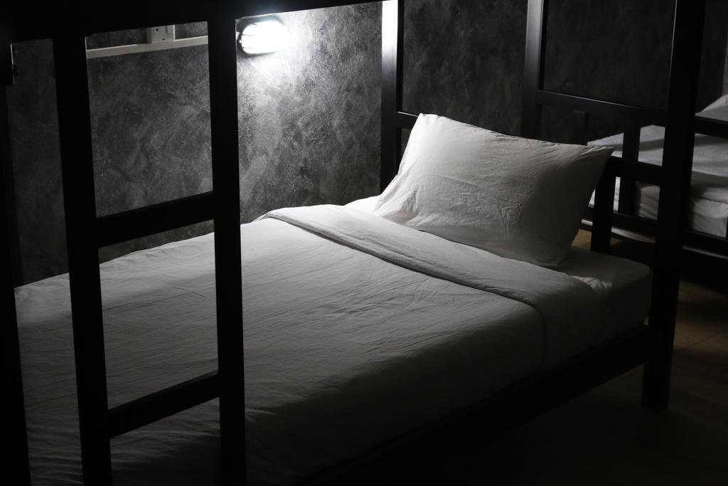 Thai Cat Hostel Бангкок Екстер'єр фото
