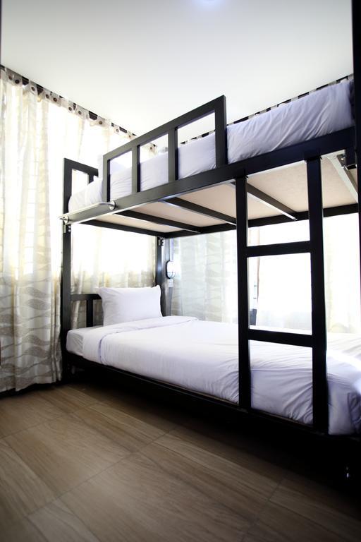 Thai Cat Hostel Бангкок Екстер'єр фото