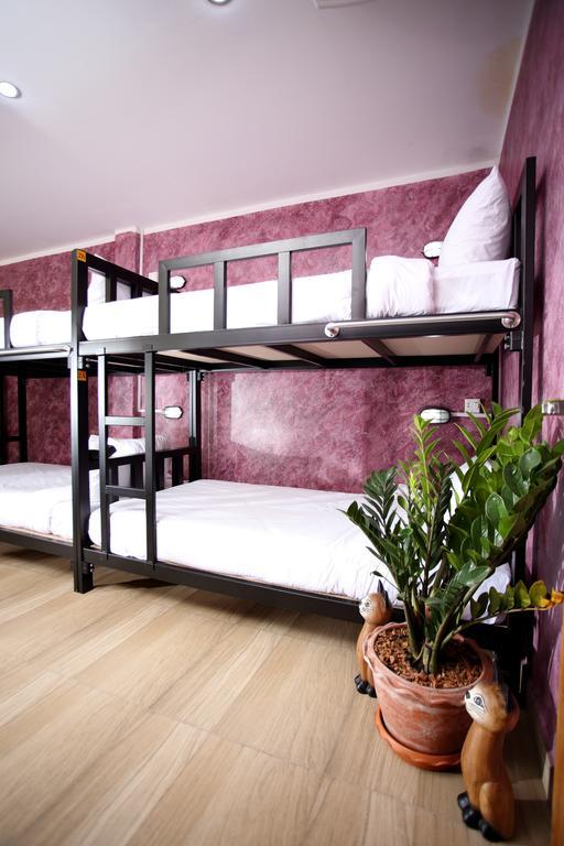 Thai Cat Hostel Бангкок Екстер'єр фото