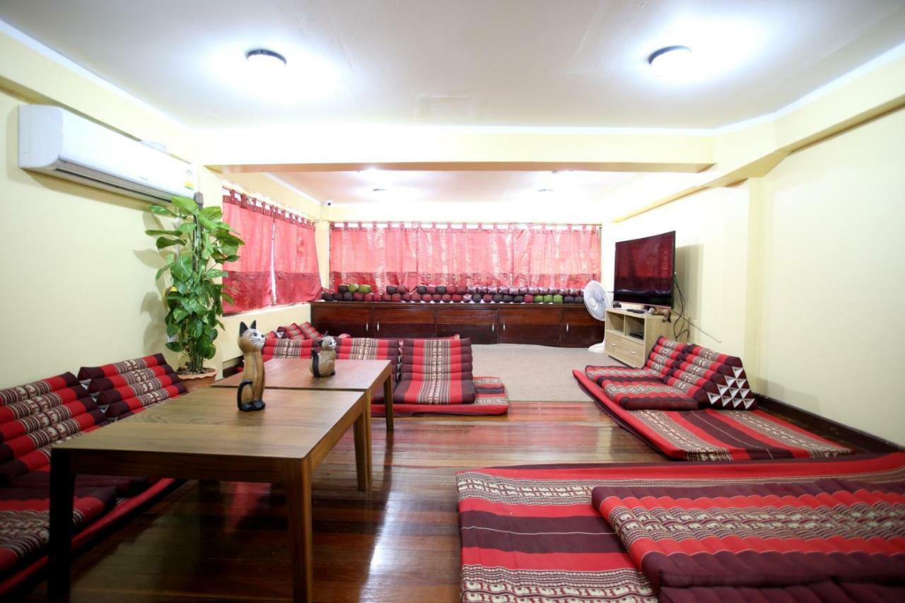 Thai Cat Hostel Бангкок Екстер'єр фото